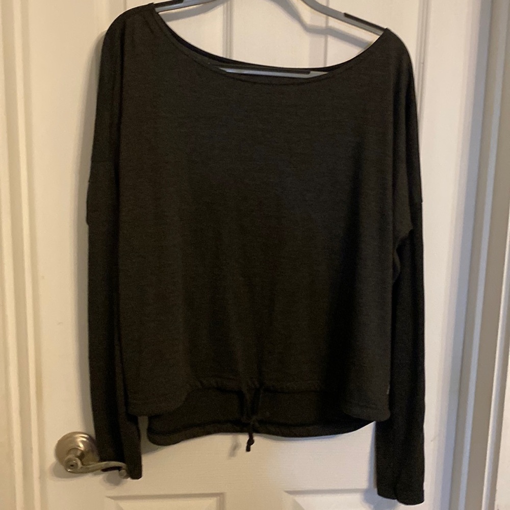 Reebok charcoal T-shirt with bottom tie